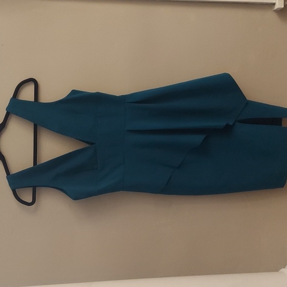 LAUNDRY BY SHELLI SEGAL Sleeveless VNeck Peplum Dress - Picture 3 of 12